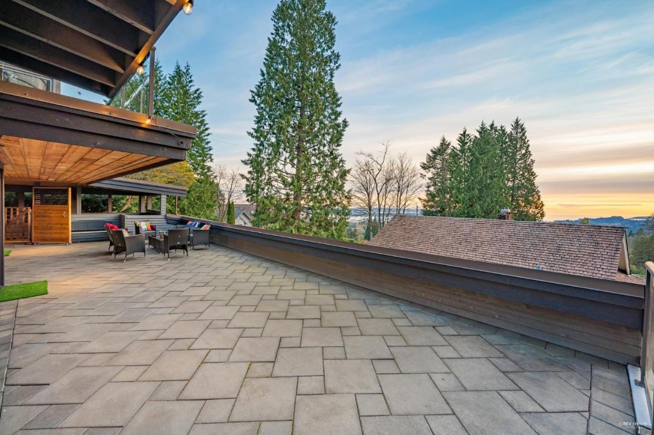 Seymour Private Bedroom, Ensuite Bathroom With Shared Pool, Hot Tub With Views North Vancouver Bagian luar foto