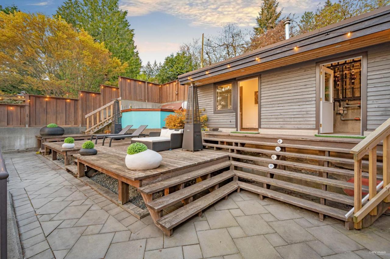 Seymour Private Bedroom, Ensuite Bathroom With Shared Pool, Hot Tub With Views North Vancouver Bagian luar foto