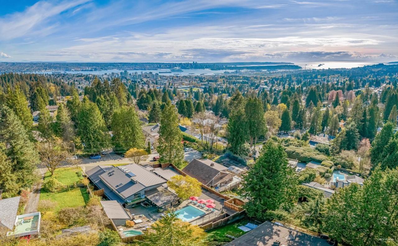 Seymour Private Bedroom, Ensuite Bathroom With Shared Pool, Hot Tub With Views North Vancouver Bagian luar foto