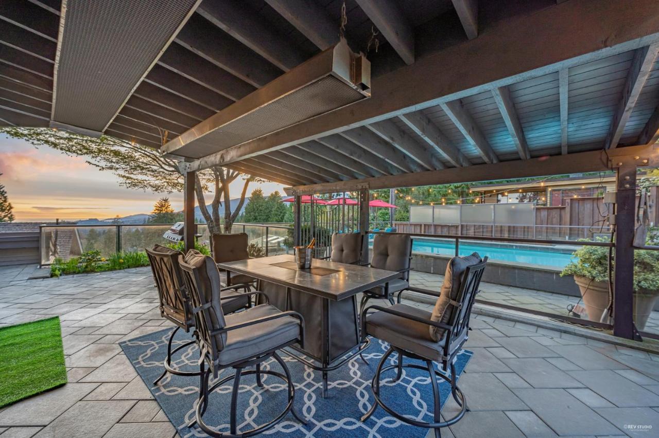 Seymour Private Bedroom, Ensuite Bathroom With Shared Pool, Hot Tub With Views North Vancouver Bagian luar foto