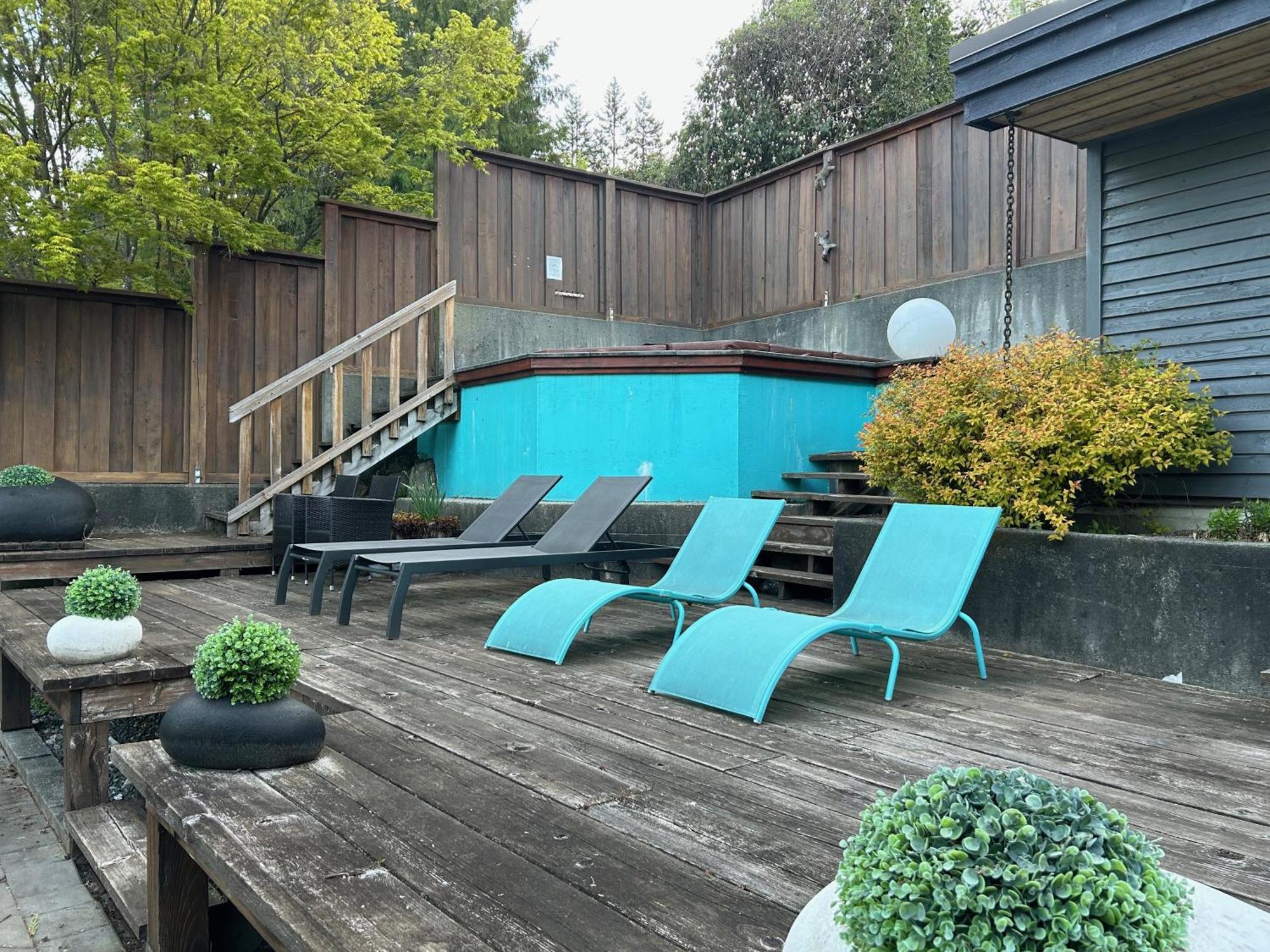 Seymour Private Bedroom, Ensuite Bathroom With Shared Pool, Hot Tub With Views North Vancouver Bagian luar foto