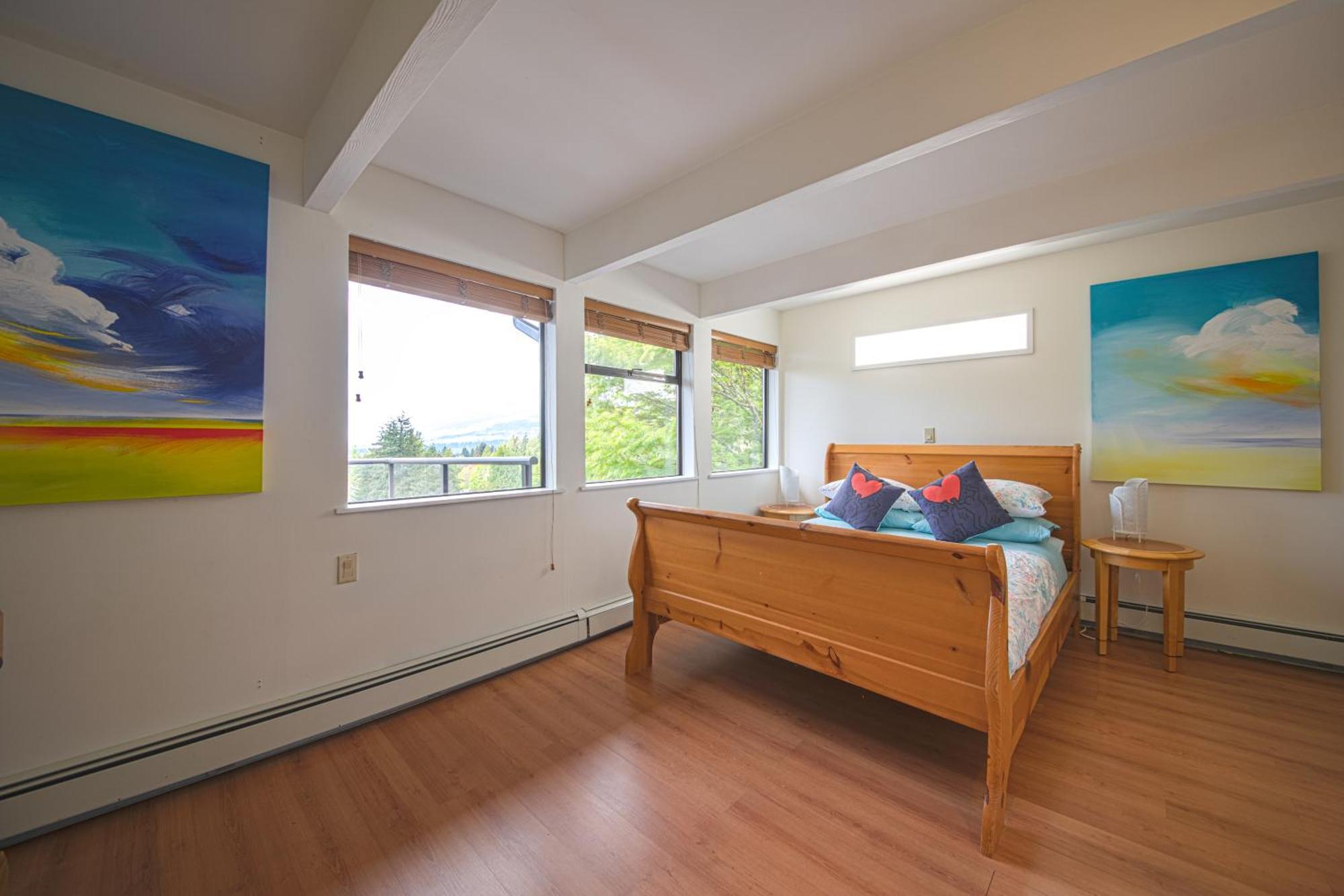 Seymour Private Bedroom, Ensuite Bathroom With Shared Pool, Hot Tub With Views North Vancouver Bagian luar foto